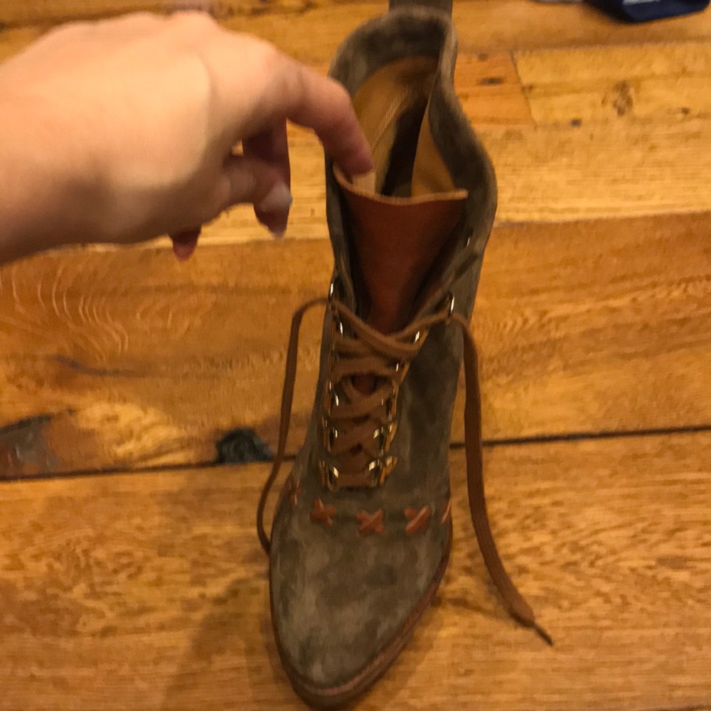 Suede Ralph Lauren Purple Label Bootie. - Picture 4 of 4